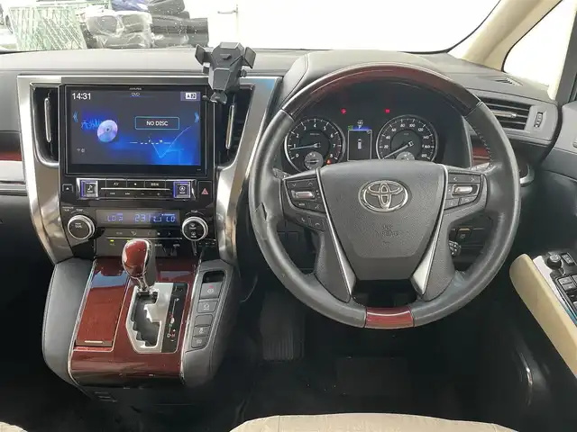 トヨタ ヴェルファイア V 富山県 2016(平28)年 4.9万km ホワイトパールクリスタルシャイン 〇純正10インチナビ/〇フルセグTV/〇バックカメラ/〇フリップダウンモニター/〇ビルトインETC/〇ドライブレコーダー/〇パワースライドドア（両側）/○コーナーセンサー/〇パワーバックドア/〇LEDヘッドランプ/〇オートライト/〇フォグランプ/〇純正17インチアルミ/〇ハーフレザーシート/〇パワーシート/〇革巻きステアリングホイール/〇前後左右独立オートエアコン/〇スマートエントリー/〇禁煙車