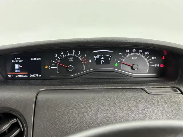 ホンダ Ｎ ＢＯＸ G L ターボ ホンダセンシング 埼玉県 2017(平29)年 6.2万km プレミアムアガットブラウンP ホンダセンシング/社外ナビ　/フルセグＴＶ　/両側パワスラ　/バックカメラ　/純正フロアマット　/社外アルミホイール１５インチ　/プッシュスタート　/スマートキー