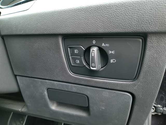 フォルクスワーゲン パサート TSI コンフォートライン 福井県 2015(平27)年 8.2万km ディープブラックパールエフェクト 衝突被害軽減システム/レーダークルーズコントロール/純正ナビ/・（CD/DVD/Bluetooth）/バックカメラ/ビルトインETC/パドルシフト/オートブレーキホールド/D席パワーシート/スタッドレスタイヤ積込/純正17インチAW/スマートキー
