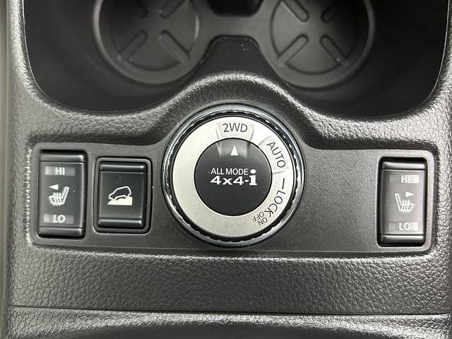 日産 エクストレイル ハイブリッド モード・プレミア エマージェンシーB 道央・札幌 2016(平28)年 5.5万km ダイヤモンドブラック ・４WD/・寒冷地仕様/・純正９インチナビゲーション/　ＣＤ/ＤＶＤ/フルセグ/ＳＤ/ＡＵＸ/ＵＳＢ/・ビルトインETC/・純正ドライブレコーダー前方録画/・バックカメラ/・パワーバックドア/・レーンキープアシスト/・エマージェンシーブレーキ/・横滑り防止装置/・前後コーナーセンサー/・モードプレミア ホワイト/ブラックコンビレザーシート/・前席シートヒーター/・AUTECHアルミホイール18インチ/・LEDヘッドライト/・フォグランプ/・プッシュスタート/・スマートキー/・ルーフレール/・ヒルディセントコントロール/・オートライト/・ステアリングリモコン/・ドアバイザー/・電動格納ウィンカーミラー
