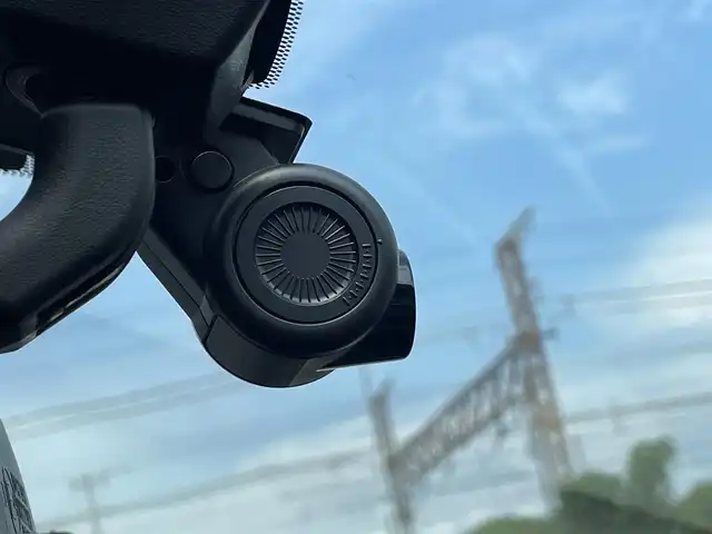 スバル インプレッサ スポーツ 1．6i－S アイサイト アクセントBLK 滋賀県 2023(令5)年 3.2万km セラミックホワイト 純正8インチナビ(Bluetooth/SD/DVD/USB)/フルセグTV/バックカメラ/ドライブレコーダー（前方）/アイサイト/・追従型クルーズコントロール/・プリクラッシュブレーキ/・車線逸脱抑制/・ふらつき警報/LEDヘッドライト/コーナーセンサー/ETC/ステアリングスイッチ/純正アルミホイール/スマートキー