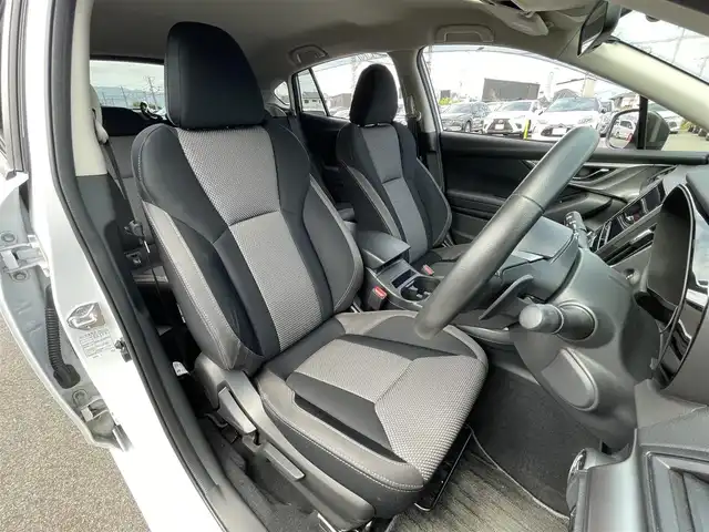 スバル インプレッサ スポーツ 1．6i－S アイサイト アクセントBLK 滋賀県 2023(令5)年 3.2万km セラミックホワイト 純正8インチナビ(Bluetooth/SD/DVD/USB)/フルセグTV/バックカメラ/ドライブレコーダー（前方）/アイサイト/・追従型クルーズコントロール/・プリクラッシュブレーキ/・車線逸脱抑制/・ふらつき警報/LEDヘッドライト/コーナーセンサー/ETC/ステアリングスイッチ/純正アルミホイール/スマートキー