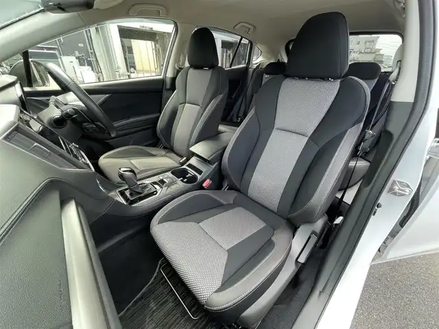 スバル インプレッサ スポーツ 1．6i－S アイサイト アクセントBLK 滋賀県 2023(令5)年 3.2万km セラミックホワイト 純正8インチナビ(Bluetooth/SD/DVD/USB)/フルセグTV/バックカメラ/ドライブレコーダー（前方）/アイサイト/・追従型クルーズコントロール/・プリクラッシュブレーキ/・車線逸脱抑制/・ふらつき警報/LEDヘッドライト/コーナーセンサー/ETC/ステアリングスイッチ/純正アルミホイール/スマートキー