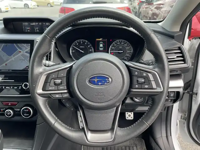 スバル インプレッサ スポーツ 1．6i－S アイサイト アクセントBLK 滋賀県 2023(令5)年 3.2万km セラミックホワイト 純正8インチナビ(Bluetooth/SD/DVD/USB)/フルセグTV/バックカメラ/ドライブレコーダー（前方）/アイサイト/・追従型クルーズコントロール/・プリクラッシュブレーキ/・車線逸脱抑制/・ふらつき警報/LEDヘッドライト/コーナーセンサー/ETC/ステアリングスイッチ/純正アルミホイール/スマートキー