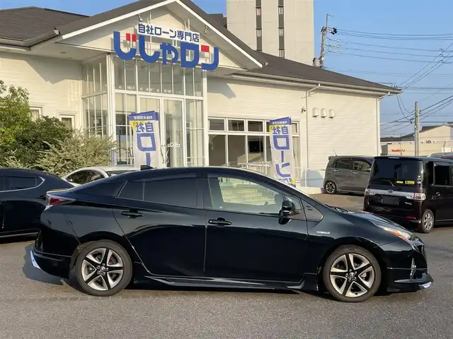 トヨタ プリウス S ツーリングセレクション 愛知県 2016(平28)年 15万km アティチュードブラックマイカ (株)IDOMが運営する【じしゃロン名古屋鳴海店】の自社ローン専用車両になりますこちらは現金またはオートローンご利用時の価格です。自社ローンご希望の方は別途その旨お申付け下さい/スマートキー/ドライブレコーダー/シートヒーター/モデリスタエアロ/ETC/LEDライト