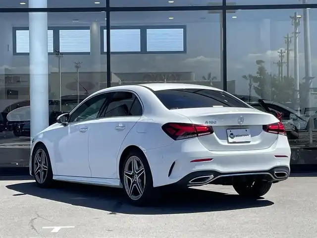 メルセデス・ベンツ Ａ１８０ セダン スタイル AMGライン 千葉県 2020(令2)年 3.4万km デジタルホワイト パノラミックスライディングルーフ/ハーフレザーシート/パワーシート/シートヒーター/純正HＤＤナビ/バックカメラ/地デジ/ワイヤレス充電/純正１８インチＡＷ/ＬＥＤライト/パークトロニック/純正ドライブレコーダー