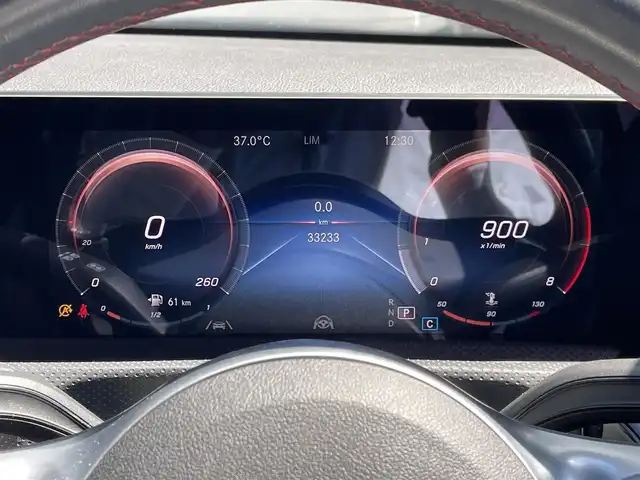 メルセデス・ベンツ Ａ１８０ セダン スタイル AMGライン 千葉県 2020(令2)年 3.4万km デジタルホワイト パノラミックスライディングルーフ/ハーフレザーシート/パワーシート/シートヒーター/純正HＤＤナビ/バックカメラ/地デジ/ワイヤレス充電/純正１８インチＡＷ/ＬＥＤライト/パークトロニック/純正ドライブレコーダー