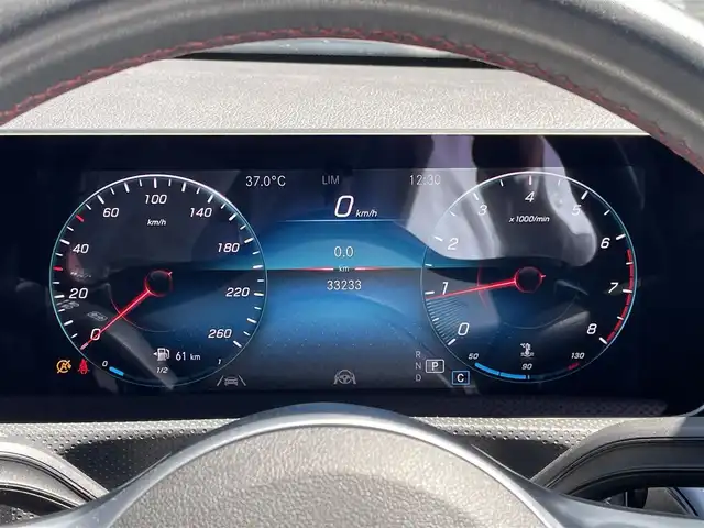 メルセデス・ベンツ Ａ１８０ セダン スタイル AMGライン 千葉県 2020(令2)年 3.4万km デジタルホワイト パノラミックスライディングルーフ/ハーフレザーシート/パワーシート/シートヒーター/純正HＤＤナビ/バックカメラ/地デジ/ワイヤレス充電/純正１８インチＡＷ/ＬＥＤライト/パークトロニック/純正ドライブレコーダー