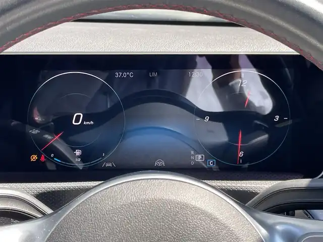メルセデス・ベンツ Ａ１８０ セダン スタイル AMGライン 千葉県 2020(令2)年 3.4万km デジタルホワイト パノラミックスライディングルーフ/ハーフレザーシート/パワーシート/シートヒーター/純正HＤＤナビ/バックカメラ/地デジ/ワイヤレス充電/純正１８インチＡＷ/ＬＥＤライト/パークトロニック/純正ドライブレコーダー