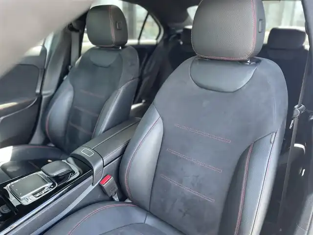 メルセデス・ベンツ Ａ１８０ セダン スタイル AMGライン 千葉県 2020(令2)年 3.4万km デジタルホワイト パノラミックスライディングルーフ/ハーフレザーシート/パワーシート/シートヒーター/純正HＤＤナビ/バックカメラ/地デジ/ワイヤレス充電/純正１８インチＡＷ/ＬＥＤライト/パークトロニック/純正ドライブレコーダー