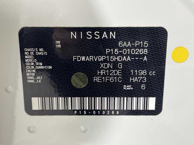 日産 キックス X 神奈川県 2020(令2)年 4.2万km ブリリアントホワイトパール/ピュアブラック 2トーン 2トンカラー部リリアンホワイトパール【XDN】/純正9型SDナビゲーション【MM319D-L】/フルセグ　CD DVD Bluetooth　SD　AM FM/インテリジェントアラウンドビューモニター/インテリジェントルームミラー/セーフティアシスト/プロパイロット/インテリジェントエマージェンシーブレーキ/インテリジェントLI【車線逸脱防止支援システム】/LDW車線逸脱警報/インテリジェントDA【ふらつき警報】/踏み間違い防止アシスト/ハイビームアシスト/アイドリングストップ/SOSコール/電動パーキングブレーキ/オートブレーキホールド/革巻きステアリング/ステアリングスイッチ/アダバンスドドライブアシストディスプレイ/合皮コンビシート/ビルトインETC/社外前方ドライブレコーダー/プッシュスタート/スマートキー/LEDヘッドランプ/オートライト/LEDフロントフォグランプ/純正17インチアルミホイール/シルバールーフレール