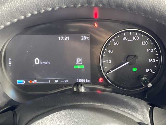 日産 キックス X 神奈川県 2020(令2)年 4.2万km ブリリアントホワイトパール/ピュアブラック 2トーン 2トンカラー部リリアンホワイトパール【XDN】/純正9型SDナビゲーション【MM319D-L】/フルセグ　CD DVD Bluetooth　SD　AM FM/インテリジェントアラウンドビューモニター/インテリジェントルームミラー/セーフティアシスト/プロパイロット/インテリジェントエマージェンシーブレーキ/インテリジェントLI【車線逸脱防止支援システム】/LDW車線逸脱警報/インテリジェントDA【ふらつき警報】/踏み間違い防止アシスト/ハイビームアシスト/アイドリングストップ/SOSコール/電動パーキングブレーキ/オートブレーキホールド/革巻きステアリング/ステアリングスイッチ/アダバンスドドライブアシストディスプレイ/合皮コンビシート/ビルトインETC/社外前方ドライブレコーダー/プッシュスタート/スマートキー/LEDヘッドランプ/オートライト/LEDフロントフォグランプ/純正17インチアルミホイール/シルバールーフレール