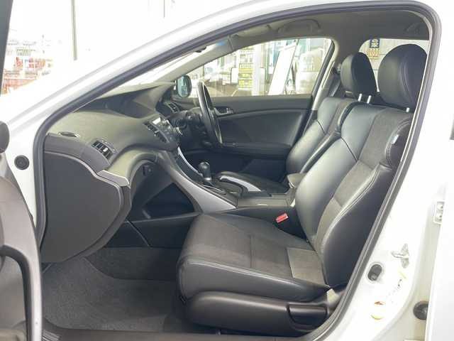 ホンダ アコード ツアラー 24TL スポーツスタイル 神奈川県 2008(平20)年 3.4万km プレミアムホワイトパール 純正HDDナビ(AM/FM/CD/DVD/HDD/ワンセグTV)/バックカメラ/無限グリル/クルーズコントロール/パドルシフト/横滑り防止装置/ハーフレザーシート/D席パワーシート/ルーフレール/スマートキー/リバース連動ミラー/ビルトインETC/HIDオートライト/フォグランプ/ステアリングスイッチ/ISOFIX/スペアキー×1/保証書/取扱説明書