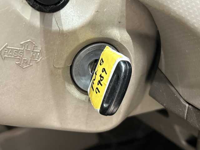 スズキ アルト VP 埼玉県 2005(平17)年 10.4万km スペリアホワイト ポータブルナビ/　　ワンセグTV