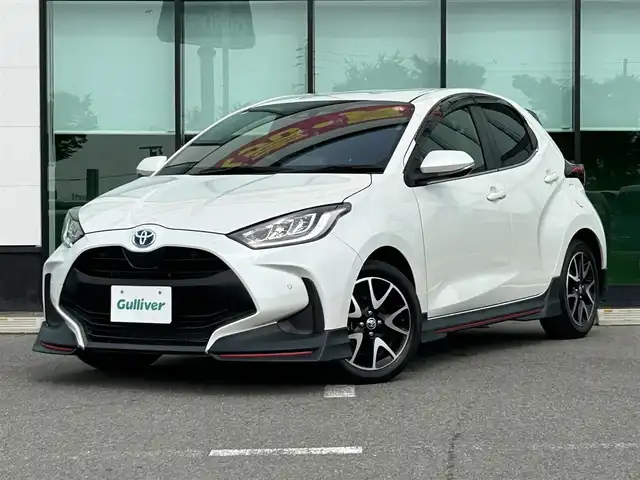 トヨタ ヤリス ハイブリッド Z 和歌山県 2020(令2)年 1.2万km ホワイトパールクリスタルシャイン 純正8インチナビ/フルセグTV/（AM/FM/USB/Bluetooth）/バックカメラ/GRエアロ/トヨタセーフティセンス/レーダークルコン/コーナーセンサー/前後ドラレコ/ビルトインETC/LEDヘッドライト/オートライト/オートマチックハイビーム/前席シートヒーター/純正オプション16インチAW/プッシュスタート/スマートキー/スペアキー/ワンオーナー