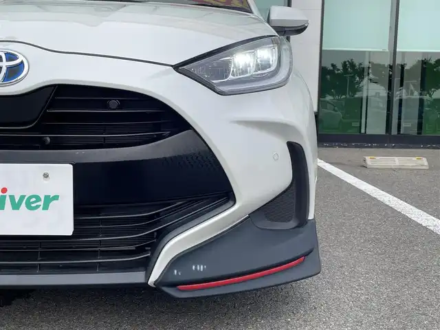 トヨタ ヤリス ハイブリッド Z 和歌山県 2020(令2)年 1.2万km ホワイトパールクリスタルシャイン 純正8インチナビ/フルセグTV/（AM/FM/USB/Bluetooth）/バックカメラ/GRエアロ/トヨタセーフティセンス/レーダークルコン/コーナーセンサー/前後ドラレコ/ビルトインETC/LEDヘッドライト/オートライト/オートマチックハイビーム/前席シートヒーター/純正オプション16インチAW/プッシュスタート/スマートキー/スペアキー/ワンオーナー