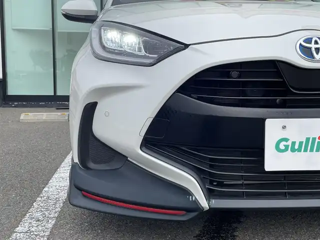 トヨタ ヤリス ハイブリッド Z 和歌山県 2020(令2)年 1.2万km ホワイトパールクリスタルシャイン 純正8インチナビ/フルセグTV/（AM/FM/USB/Bluetooth）/バックカメラ/GRエアロ/トヨタセーフティセンス/レーダークルコン/コーナーセンサー/前後ドラレコ/ビルトインETC/LEDヘッドライト/オートライト/オートマチックハイビーム/前席シートヒーター/純正オプション16インチAW/プッシュスタート/スマートキー/スペアキー/ワンオーナー