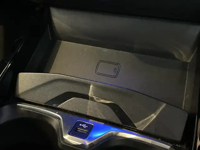 ＢＭＷ １１８ｄ Mスポーツ EDジョイ+ 宮城県 2020(令2)年 2.7万km サファイアブラックP iDriveナビゲーションパッケージ/　・BMWライブ・コックピット/（10.25インチ マルチ・ディスプレイ・メーター・パネル、/10.25インチ ワイド・コントロール・ディスプレイ〔タッチ・パネル機能付〕、/HDDナビゲーション・システム〔VICS 3メディア対応〕）/　・BMWインテリジェント・パーソナル・アシスタント（AI音声会話システム）/　・ITSスポット対応DSRC車載器（ルーム・ミラー内蔵、ETC機能付）/コンフォートパッケージ/　・オートマチック・テールゲート・オペレーション（オープン／クローズ）/　・ACC／アクティブ・クルーズ・コントロール（ストップ&ゴー機能付）/ストレージパッケージ/　・ストレージ・コンパートメント・パッケージ/（シートバック収納、Type-C対応USBソケット、照明付リング）/　・ラゲージ・コンパートメント・パッケージ、/アディショナル・ラゲージ・コンパートメント・ライト/　・ラゲージ・コンパートメント・ネット/ハイラインパッケージ/　・電動フロント・シート（運転席&助手席、運転席メモリー機能付）/　・フロント・シート・ヒーティング/　・パーフォレーテッド・ダコタ・レザー・シート