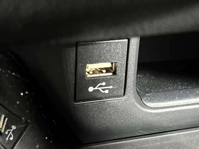 トヨタ Ｃ－ＨＲ G 神奈川県 2020(令2)年 4.1万km ブラック/ホワイトパールクリスタルシャイン 2トーン ２トーンカラー/純正8型ディスプレイオーディオ/フルセグ　USB　Bluetooth　AM　FM Miracast/バックカメラ/セーフティセンス/プリクラッシュセーフティシステム/レーンディパーチャーアラート/オートマチックハイビーム/レーダークルーズコントロール/ドライブスタートコントロール/ブラインドスポットモニター/後退速度抑制/アイドリングストップ/茶革/ファブリックコンビシート/前席シートヒーター/革巻きステアリング/純正ビルトインETC/社外前後ドライブレコーダー/社外GPSレーダー/社外ポータルデジタルインナーミラー/プッシュスタート/スマートキー/ハイビームLEDヘッドランプ/LEDフロントフォグランプ/LEDリアコンビネーション/シーケンシャルターンランプ/オートライト/純正リアスポイラー/純正18インチアルミホイール