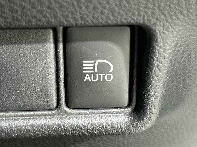 トヨタ Ｃ－ＨＲ G 神奈川県 2020(令2)年 4.1万km ブラック/ホワイトパールクリスタルシャイン 2トーン ２トーンカラー/純正8型ディスプレイオーディオ/フルセグ　USB　Bluetooth　AM　FM Miracast/バックカメラ/セーフティセンス/プリクラッシュセーフティシステム/レーンディパーチャーアラート/オートマチックハイビーム/レーダークルーズコントロール/ドライブスタートコントロール/ブラインドスポットモニター/後退速度抑制/アイドリングストップ/茶革/ファブリックコンビシート/前席シートヒーター/革巻きステアリング/純正ビルトインETC/社外前後ドライブレコーダー/社外GPSレーダー/社外ポータルデジタルインナーミラー/プッシュスタート/スマートキー/ハイビームLEDヘッドランプ/LEDフロントフォグランプ/LEDリアコンビネーション/シーケンシャルターンランプ/オートライト/純正リアスポイラー/純正18インチアルミホイール