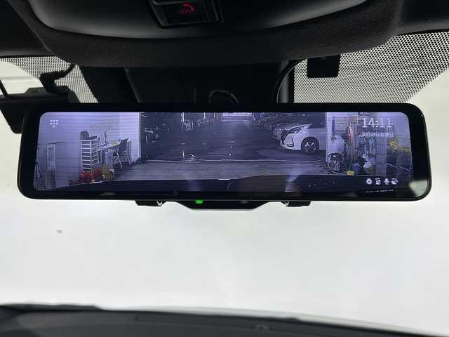 トヨタ Ｃ－ＨＲ G 神奈川県 2020(令2)年 4.1万km ブラック/ホワイトパールクリスタルシャイン 2トーン ２トーンカラー/純正8型ディスプレイオーディオ/フルセグ　USB　Bluetooth　AM　FM Miracast/バックカメラ/セーフティセンス/プリクラッシュセーフティシステム/レーンディパーチャーアラート/オートマチックハイビーム/レーダークルーズコントロール/ドライブスタートコントロール/ブラインドスポットモニター/後退速度抑制/アイドリングストップ/茶革/ファブリックコンビシート/前席シートヒーター/革巻きステアリング/純正ビルトインETC/社外前後ドライブレコーダー/社外GPSレーダー/社外ポータルデジタルインナーミラー/プッシュスタート/スマートキー/ハイビームLEDヘッドランプ/LEDフロントフォグランプ/LEDリアコンビネーション/シーケンシャルターンランプ/オートライト/純正リアスポイラー/純正18インチアルミホイール