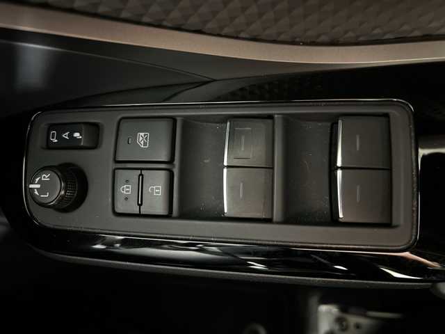 トヨタ Ｃ－ＨＲ G 神奈川県 2020(令2)年 4.1万km ブラック/ホワイトパールクリスタルシャイン 2トーン ２トーンカラー/純正8型ディスプレイオーディオ/フルセグ　USB　Bluetooth　AM　FM Miracast/バックカメラ/セーフティセンス/プリクラッシュセーフティシステム/レーンディパーチャーアラート/オートマチックハイビーム/レーダークルーズコントロール/ドライブスタートコントロール/ブラインドスポットモニター/後退速度抑制/アイドリングストップ/茶革/ファブリックコンビシート/前席シートヒーター/革巻きステアリング/純正ビルトインETC/社外前後ドライブレコーダー/社外GPSレーダー/社外ポータルデジタルインナーミラー/プッシュスタート/スマートキー/ハイビームLEDヘッドランプ/LEDフロントフォグランプ/LEDリアコンビネーション/シーケンシャルターンランプ/オートライト/純正リアスポイラー/純正18インチアルミホイール