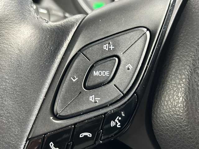 トヨタ Ｃ－ＨＲ G 神奈川県 2020(令2)年 4.1万km ブラック/ホワイトパールクリスタルシャイン 2トーン ２トーンカラー/純正8型ディスプレイオーディオ/フルセグ　USB　Bluetooth　AM　FM Miracast/バックカメラ/セーフティセンス/プリクラッシュセーフティシステム/レーンディパーチャーアラート/オートマチックハイビーム/レーダークルーズコントロール/ドライブスタートコントロール/ブラインドスポットモニター/後退速度抑制/アイドリングストップ/茶革/ファブリックコンビシート/前席シートヒーター/革巻きステアリング/純正ビルトインETC/社外前後ドライブレコーダー/社外GPSレーダー/社外ポータルデジタルインナーミラー/プッシュスタート/スマートキー/ハイビームLEDヘッドランプ/LEDフロントフォグランプ/LEDリアコンビネーション/シーケンシャルターンランプ/オートライト/純正リアスポイラー/純正18インチアルミホイール