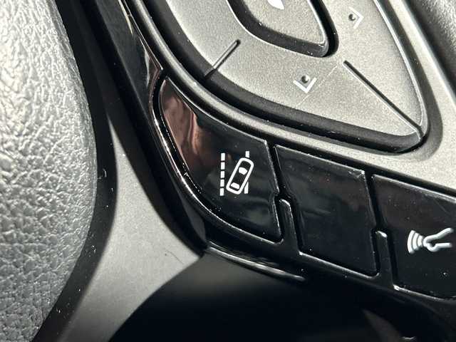 トヨタ Ｃ－ＨＲ G 神奈川県 2020(令2)年 4.1万km ブラック/ホワイトパールクリスタルシャイン 2トーン ２トーンカラー/純正8型ディスプレイオーディオ/フルセグ　USB　Bluetooth　AM　FM Miracast/バックカメラ/セーフティセンス/プリクラッシュセーフティシステム/レーンディパーチャーアラート/オートマチックハイビーム/レーダークルーズコントロール/ドライブスタートコントロール/ブラインドスポットモニター/後退速度抑制/アイドリングストップ/茶革/ファブリックコンビシート/前席シートヒーター/革巻きステアリング/純正ビルトインETC/社外前後ドライブレコーダー/社外GPSレーダー/社外ポータルデジタルインナーミラー/プッシュスタート/スマートキー/ハイビームLEDヘッドランプ/LEDフロントフォグランプ/LEDリアコンビネーション/シーケンシャルターンランプ/オートライト/純正リアスポイラー/純正18インチアルミホイール