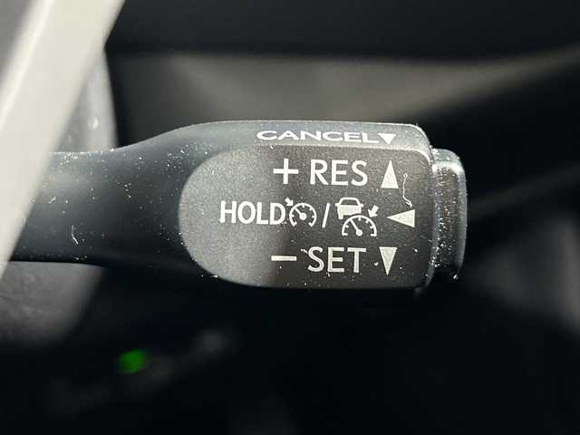 トヨタ Ｃ－ＨＲ G 神奈川県 2020(令2)年 4.1万km ブラック/ホワイトパールクリスタルシャイン 2トーン ２トーンカラー/純正8型ディスプレイオーディオ/フルセグ　USB　Bluetooth　AM　FM Miracast/バックカメラ/セーフティセンス/プリクラッシュセーフティシステム/レーンディパーチャーアラート/オートマチックハイビーム/レーダークルーズコントロール/ドライブスタートコントロール/ブラインドスポットモニター/後退速度抑制/アイドリングストップ/茶革/ファブリックコンビシート/前席シートヒーター/革巻きステアリング/純正ビルトインETC/社外前後ドライブレコーダー/社外GPSレーダー/社外ポータルデジタルインナーミラー/プッシュスタート/スマートキー/ハイビームLEDヘッドランプ/LEDフロントフォグランプ/LEDリアコンビネーション/シーケンシャルターンランプ/オートライト/純正リアスポイラー/純正18インチアルミホイール