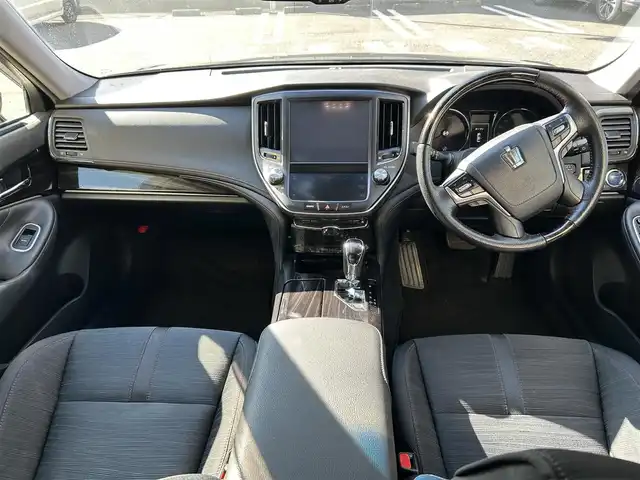 トヨタ クラウン ハイブリッド アスリートS 神奈川県 2015(平27)年 12.6万km ブラック 純正ＳＤナビ　/Bluetooth/CD/DVD/バックカメラ　　/追従走行付きクルーズコントロール　/ETC2.0 /前席パワーシート/シートヒーター　/パーキングアシスト　/コーナーセンサー　/純正フロアマット　/純正アルミホイール　