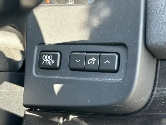 トヨタ クラウン ハイブリッド アスリートS 神奈川県 2015(平27)年 12.6万km ブラック 純正ＳＤナビ　/Bluetooth/CD/DVD/バックカメラ　　/追従走行付きクルーズコントロール　/ETC2.0 /前席パワーシート/シートヒーター　/パーキングアシスト　/コーナーセンサー　/純正フロアマット　/純正アルミホイール　