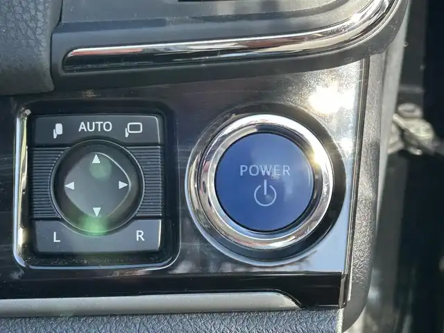 トヨタ クラウン ハイブリッド アスリートS 神奈川県 2015(平27)年 12.6万km ブラック 純正ＳＤナビ　/Bluetooth/CD/DVD/バックカメラ　　/追従走行付きクルーズコントロール　/ETC2.0 /前席パワーシート/シートヒーター　/パーキングアシスト　/コーナーセンサー　/純正フロアマット　/純正アルミホイール　