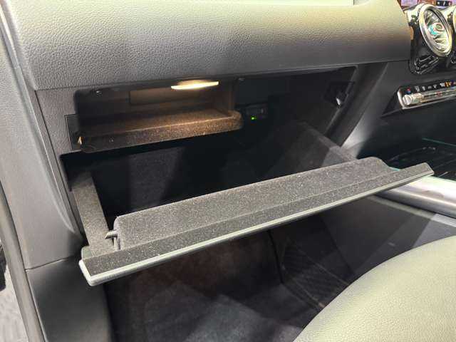 メルセデス・ベンツ Ｂ２００ｄ AMGライン 千葉県 2019(令1)年 4.9万km コスモスブラック ワンオーナー　/レザーエクスクルーシブＰＫＧ　/アドバンスドＰＫＧ　/サンルーフ　/レーダーセーフティＰＫＧ　/ナビＰＫＧ　/コンビレザーシート　/パワーシート　/シートヒーター　/ＨＵＤ　/３６０°カメラ