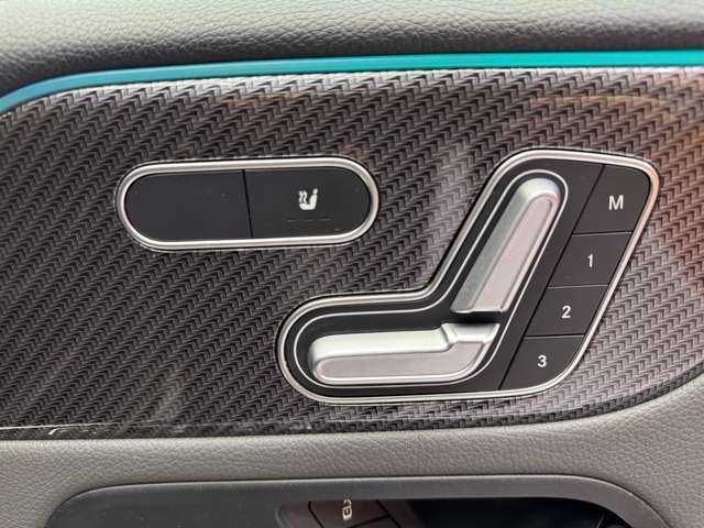 メルセデス・ベンツ Ｂ２００ｄ AMGライン 千葉県 2019(令1)年 4.9万km コスモスブラック ワンオーナー　/レザーエクスクルーシブＰＫＧ　/アドバンスドＰＫＧ　/サンルーフ　/レーダーセーフティＰＫＧ　/ナビＰＫＧ　/コンビレザーシート　/パワーシート　/シートヒーター　/ＨＵＤ　/３６０°カメラ