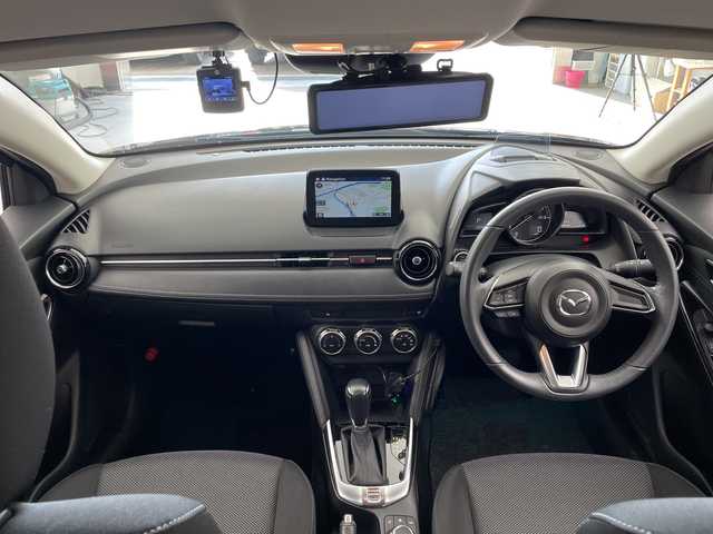 マツダ デミオ 13S ツーリング 兵庫県 2017(平29)年 3万km ディープクリスタルブルーマイカ ・マツダスピードエアロ（フロント）/・スマートシティブレーキサポート/・純正マツダコネクトナビ/BT/USB/・バックカメラ/・ETC/・ブラインドスポットモニター/・ヘッドアップディスプレイ/・横滑り防止装置/・アイドリングストップ/・スマートキー/・プッシュスタート/・スペアキー/・純正15インチアルミホイール/・フロアマット/・W＋サイドエアバック/・カーテンエアバック/・ステアリングリモコン/・LEDライト/・オートライト/・フォグランプ