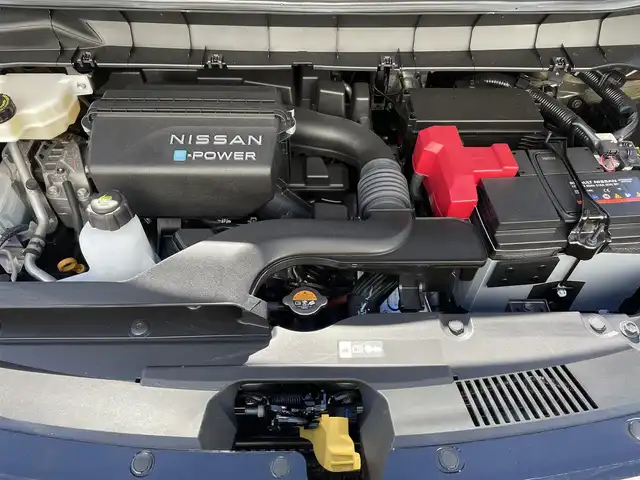 日産 セレナ e－パワー ハイウェイスター V 滋賀県 2025(令7)年 0.1千km ダイヤモンドブラック 純正12.3インチメーカーナビ/プロパイロット/アラウンドビューモニター/両側パワースライドドア/フリップダウンモニター/クルーズコントロール/ETC2.0/デジタルインナーミラー/ステアリングスイッチ/ステアリングヒーター/シートヒーターD/N/タイプＣ　/ＵＳＢ/オートエアコン/オートライト/オートハイビーム/ハンズフリーフォン/電動格納ミラー/電子パーキング/ブレーキホールド/後席エアコン/フロントフォグ/スマートキー/プッシュスタート