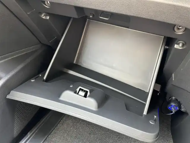 日産 セレナ e－パワー ハイウェイスター V 滋賀県 2025(令7)年 0.1千km ダイヤモンドブラック 純正12.3インチメーカーナビ/プロパイロット/アラウンドビューモニター/両側パワースライドドア/フリップダウンモニター/クルーズコントロール/ETC2.0/デジタルインナーミラー/ステアリングスイッチ/ステアリングヒーター/シートヒーターD/N/タイプＣ　/ＵＳＢ/オートエアコン/オートライト/オートハイビーム/ハンズフリーフォン/電動格納ミラー/電子パーキング/ブレーキホールド/後席エアコン/フロントフォグ/スマートキー/プッシュスタート