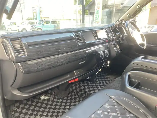 トヨタ ハイエース GL ロング 長崎県 2012(平24)年 11.5万km ホワイトパールクリスタルシャイン 10人乗り/フリップダウンモニター/ミラー型ドライブレコーダー/片側パワースライドドア/社外メモリナビ【AVIC-MRZ09】/・Bluetooth接続/・フルセグTV/バックカメラ/ETC/革調シートカバー/社外レーダー【VA-910E】/社外LEDヘッドライト/フォグライト/社外16インチAW/社外AW付スタッドレスタイヤ積込/4型フェイスチェンジ/社外ボンネット/社外LEDテールランプ/社外2本出しマフラー