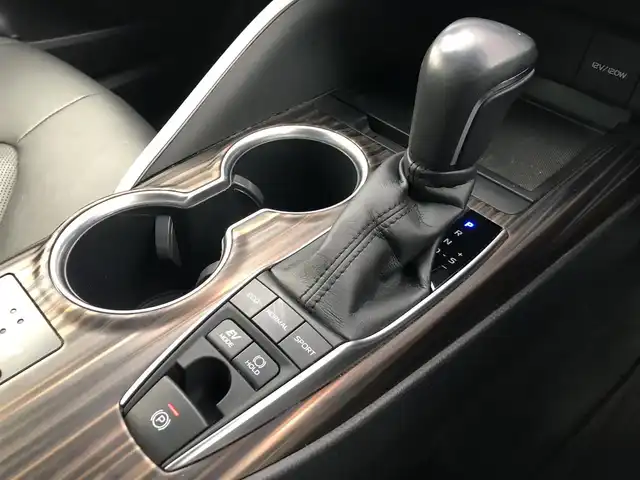 トヨタ カムリ G レザーパッケージ 愛知県 2017(平29)年 3.4万km エモーショナルレッド 純正ナビ/（Bluetooth/USB/ラジオ/フルセグ）/バックカメラ/ETC/ドラレコ/トヨタセーフティセンス/ヘッドアップディスプレイ/パワーシート/シートヒーター/レザーシート/純正フロアマット/ドアバイザー/電格ミラー/電動パーキングブレーキ/スマートキー/プッシュスタート/ガーニッシュ（フロント・リア・サイド）