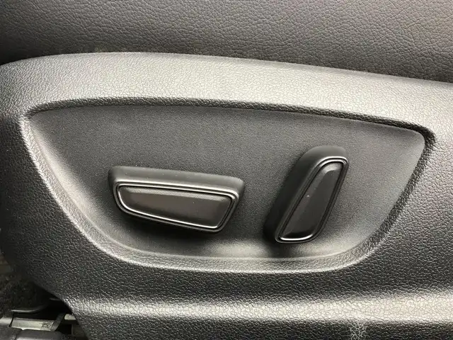 トヨタ カムリ G レザーパッケージ 愛知県 2017(平29)年 3.4万km エモーショナルレッド 純正ナビ/（Bluetooth/USB/ラジオ/フルセグ）/バックカメラ/ETC/ドラレコ/トヨタセーフティセンス/ヘッドアップディスプレイ/パワーシート/シートヒーター/レザーシート/純正フロアマット/ドアバイザー/電格ミラー/電動パーキングブレーキ/スマートキー/プッシュスタート/ガーニッシュ（フロント・リア・サイド）