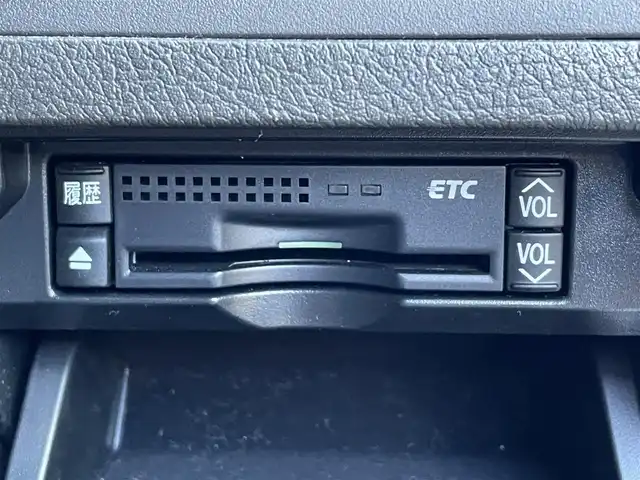 トヨタ クラウン アスリート 大阪府 2009(平21)年 7.6万km ホワイトパールクリスタルシャイン ワンオーナー/8インチＨＤＤ純正ナビ/・バックカメラ/・フルセグＴＶ/・ＣＤ/ＤＶＤ/・ＡＭ/ＦＭ/ブラウンレザーシート/・パワーシート（運転席メモリ付き/助手席）/・シートヒーター/エアーシート（運転席/助手席）/電動リアゲード/純正エアロパーツ（リアアンダー/スポイラー）/前方ドライブレコーダー（ＤＲＶ－６１０）/ビルトインＥＴＣ/純正18インチＡＷ/キセノンライト/・オートライト/Ｗ+サイドＳＲＳエアバッグ/カーテンエアバッグ/保証書/取扱説明書/スペアキー1本