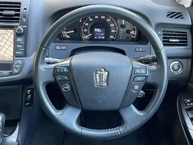 トヨタ クラウン アスリート 大阪府 2009(平21)年 7.6万km ホワイトパールクリスタルシャイン ワンオーナー/8インチＨＤＤ純正ナビ/・バックカメラ/・フルセグＴＶ/・ＣＤ/ＤＶＤ/・ＡＭ/ＦＭ/ブラウンレザーシート/・パワーシート（運転席メモリ付き/助手席）/・シートヒーター/エアーシート（運転席/助手席）/電動リアゲード/純正エアロパーツ（リアアンダー/スポイラー）/前方ドライブレコーダー（ＤＲＶ－６１０）/ビルトインＥＴＣ/純正18インチＡＷ/キセノンライト/・オートライト/Ｗ+サイドＳＲＳエアバッグ/カーテンエアバッグ/保証書/取扱説明書/スペアキー1本