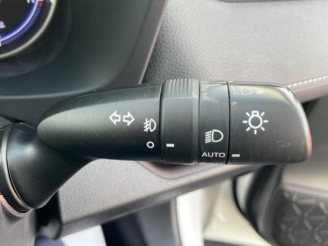 トヨタ ＲＡＶ４ ハイブリッドG 岩手県 2020(令2)年 4.6万km ホワイトパールクリスタルシャイン ”純正SDナビ/AM/FM/CD/DVD/Bluetooth/フルセグTV/バックカメラ/ETC/ドライブレコーダー/レーダークルーズコントロール/衝突被害軽減ブレーキ/レーンキープアシスト/横滑り防止装置/コーナーセンサー/アイドリングストップ/パワーシート/シートヒーター/オートライト/オートハイビーム/LEDヘッドライト/フォグランプ/スマートキー/プッシュスタート/電動格納ミラー/純正18インチAW/純正フロアマット/ドアバイザー