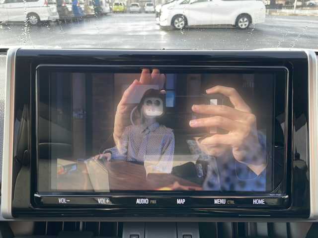 トヨタ ＲＡＶ４ ハイブリッドG 岩手県 2020(令2)年 4.6万km ホワイトパールクリスタルシャイン ”純正SDナビ/AM/FM/CD/DVD/Bluetooth/フルセグTV/バックカメラ/ETC/ドライブレコーダー/レーダークルーズコントロール/衝突被害軽減ブレーキ/レーンキープアシスト/横滑り防止装置/コーナーセンサー/アイドリングストップ/パワーシート/シートヒーター/オートライト/オートハイビーム/LEDヘッドライト/フォグランプ/スマートキー/プッシュスタート/電動格納ミラー/純正18インチAW/純正フロアマット/ドアバイザー