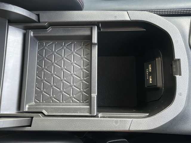 トヨタ ＲＡＶ４ ハイブリッドG 岩手県 2020(令2)年 4.6万km ホワイトパールクリスタルシャイン ”純正SDナビ/AM/FM/CD/DVD/Bluetooth/フルセグTV/バックカメラ/ETC/ドライブレコーダー/レーダークルーズコントロール/衝突被害軽減ブレーキ/レーンキープアシスト/横滑り防止装置/コーナーセンサー/アイドリングストップ/パワーシート/シートヒーター/オートライト/オートハイビーム/LEDヘッドライト/フォグランプ/スマートキー/プッシュスタート/電動格納ミラー/純正18インチAW/純正フロアマット/ドアバイザー