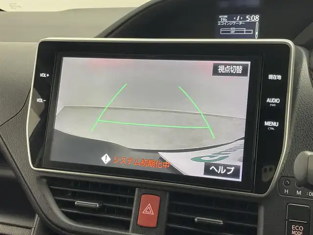 トヨタ ヴォクシー ZS 埼玉県 2017(平29)年 3.7万km ボルドーマイカメタリック 純正１１インチナビ　フリップダウンモニター　バックカメラ　トヨタセーフティセンス　両側パワースライドドア　ビルトインＥＴＣ　純正アルミホイール　革巻きステアリング　ＣＤ　ＤＶＤ　Ｂｌｕｅｔｏｏｔｈ