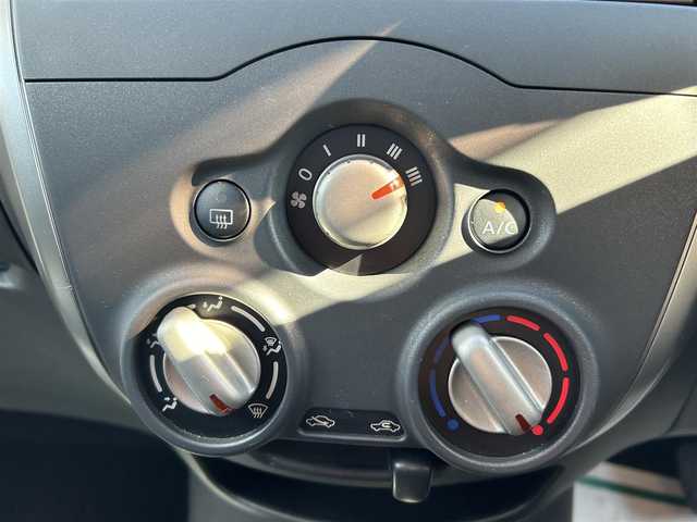 日産 ノート X 岡山県 2015(平27)年 1.7万km ブリリアントホワイトパール 純正SDナビ/(CD/BT/フルセグTV)/アラウンドビューモニター/衝突被害軽減システム/車線逸脱警報/横滑り防止装置/ETC/ドライブレコーダー/オートライト/電動格納ミラー/プッシュスタート/スマートキー/フロアマット/ドアバイザー/スペアキー/取扱説明書/保証書