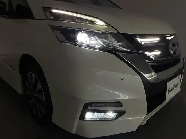 日産 セレナ ハイウェイスター Vセレクション 群馬県 2018(平30)年 5.9万km ブリリアントホワイトパール 2トーン セーフティパックB/・プロパイロット/・インテリジェントアラウンドビューモニター/・インテリジェントパーキングアシスト/・インテリジェントDA/・インテリジェント LI/・インテリジェントルームミラー/・踏み間違い衝突防止アシスト/・電動パーキングブレーキ/オートブレーキホールド/・フロント&バックソナー/・SRSカーテンエアバッグシステム&サイドエアバッグシステム/・標識検知機能/・ヒーター付ドアミラー/・ステアリングスイッチ（アドバンスドドライブアシストディスプレイ設定、プロパイロット、オーディオ）/前席シートヒーター/=====/アルパイン12.8インチフリップダウンモニター/アルパイン10インチSDナビ/（フルセグTV/BT/CD/DVD/HDMI/SD）/ハンズフリー両側パワースライドドア/インテリジェントエマージェンシーブレーキ/純正前方ドライブレコーダー/LEDヘッドランプ/ETC/スマートキー/プッシュスタート
