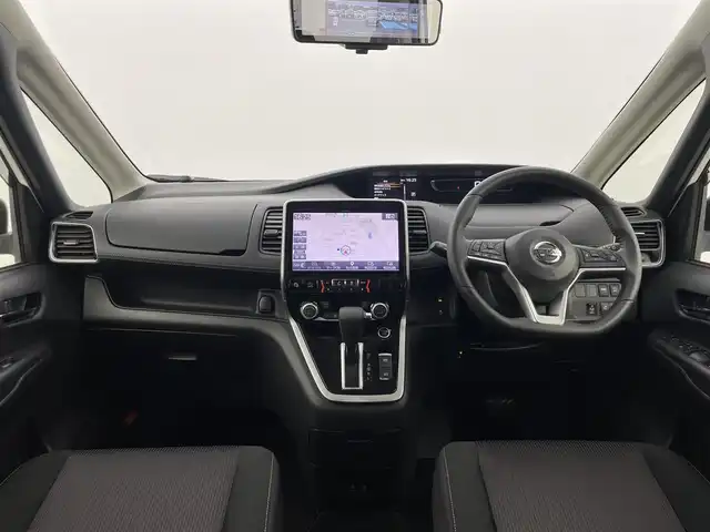 日産 セレナ ハイウェイスター Vセレクション 群馬県 2018(平30)年 5.9万km ブリリアントホワイトパール 2トーン セーフティパックB/・プロパイロット/・インテリジェントアラウンドビューモニター/・インテリジェントパーキングアシスト/・インテリジェントDA/・インテリジェント LI/・インテリジェントルームミラー/・踏み間違い衝突防止アシスト/・電動パーキングブレーキ/オートブレーキホールド/・フロント&バックソナー/・SRSカーテンエアバッグシステム&サイドエアバッグシステム/・標識検知機能/・ヒーター付ドアミラー/・ステアリングスイッチ（アドバンスドドライブアシストディスプレイ設定、プロパイロット、オーディオ）/前席シートヒーター/=====/アルパイン12.8インチフリップダウンモニター/アルパイン10インチSDナビ/（フルセグTV/BT/CD/DVD/HDMI/SD）/ハンズフリー両側パワースライドドア/インテリジェントエマージェンシーブレーキ/純正前方ドライブレコーダー/LEDヘッドランプ/ETC/スマートキー/プッシュスタート