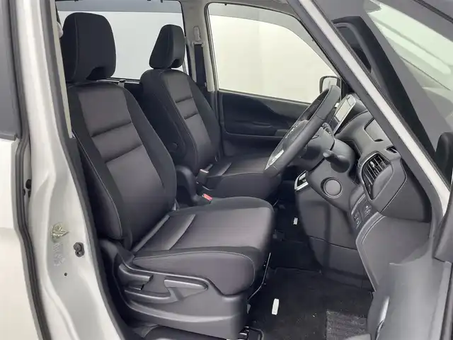 日産 セレナ ハイウェイスター Vセレクション 群馬県 2018(平30)年 5.9万km ブリリアントホワイトパール 2トーン セーフティパックB/・プロパイロット/・インテリジェントアラウンドビューモニター/・インテリジェントパーキングアシスト/・インテリジェントDA/・インテリジェント LI/・インテリジェントルームミラー/・踏み間違い衝突防止アシスト/・電動パーキングブレーキ/オートブレーキホールド/・フロント&バックソナー/・SRSカーテンエアバッグシステム&サイドエアバッグシステム/・標識検知機能/・ヒーター付ドアミラー/・ステアリングスイッチ（アドバンスドドライブアシストディスプレイ設定、プロパイロット、オーディオ）/前席シートヒーター/=====/アルパイン12.8インチフリップダウンモニター/アルパイン10インチSDナビ/（フルセグTV/BT/CD/DVD/HDMI/SD）/ハンズフリー両側パワースライドドア/インテリジェントエマージェンシーブレーキ/純正前方ドライブレコーダー/LEDヘッドランプ/ETC/スマートキー/プッシュスタート